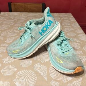 Hoka Clifton 9 Women's mint green Athletic Shoes